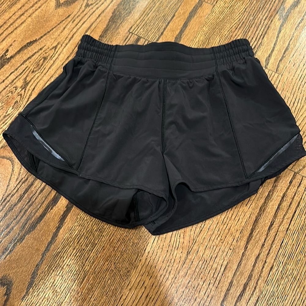 Lululemon Hotty Hot High Rise 2.5” Short